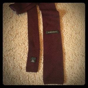 Club Monaco knit tie maroon/deep dark red